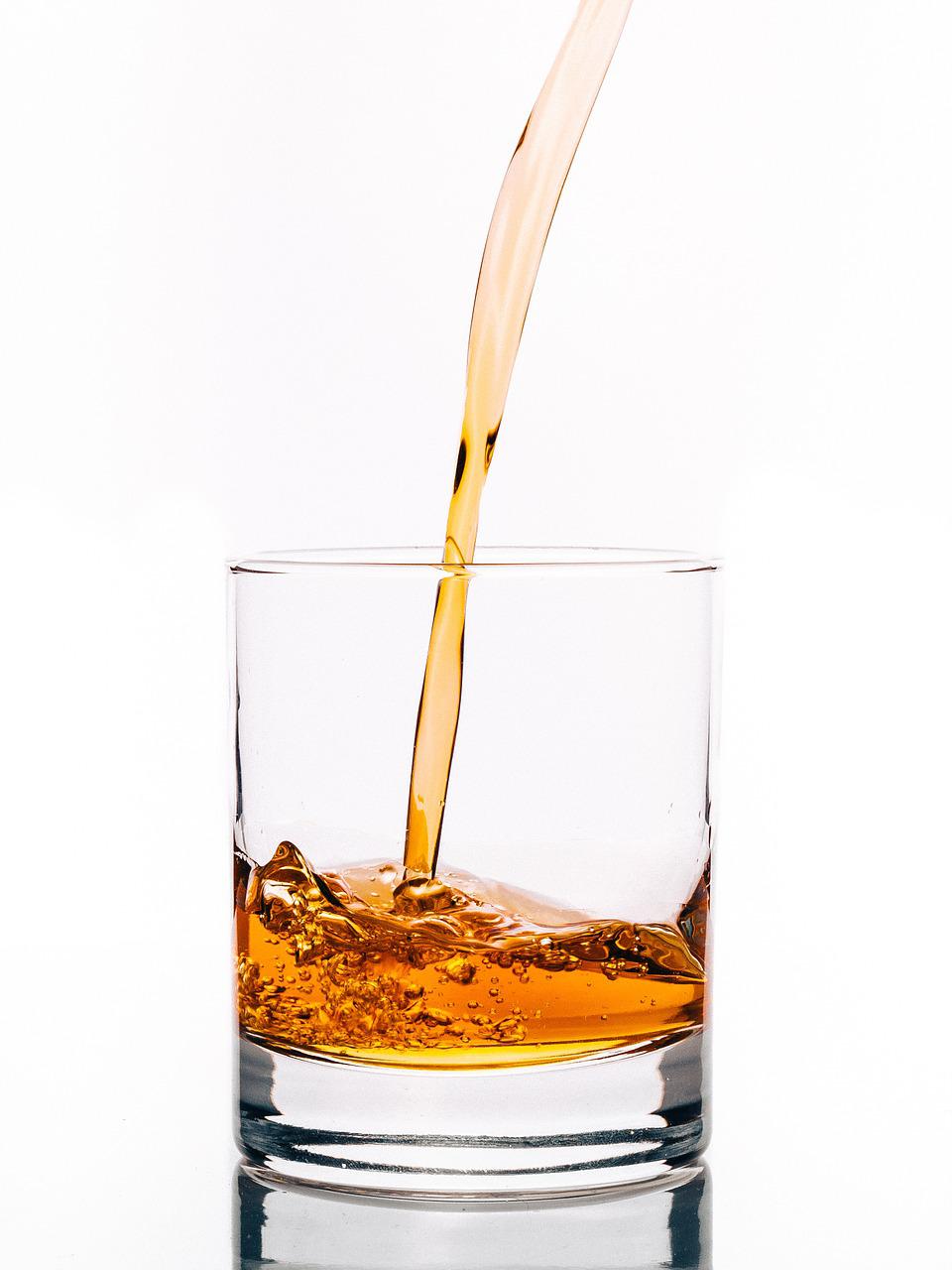alcohol, glass, pouring-933367.jpg